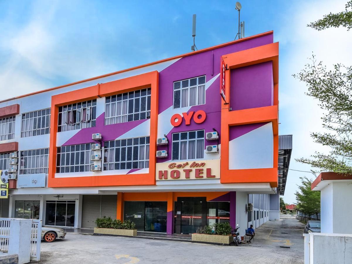 Oyo1043森达亚恩得到酒店 Sendayan 外观 照片